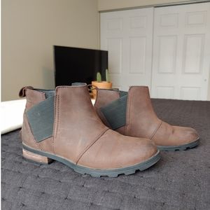 Sorel Emelie Chelsea Boots Great Condition!!
